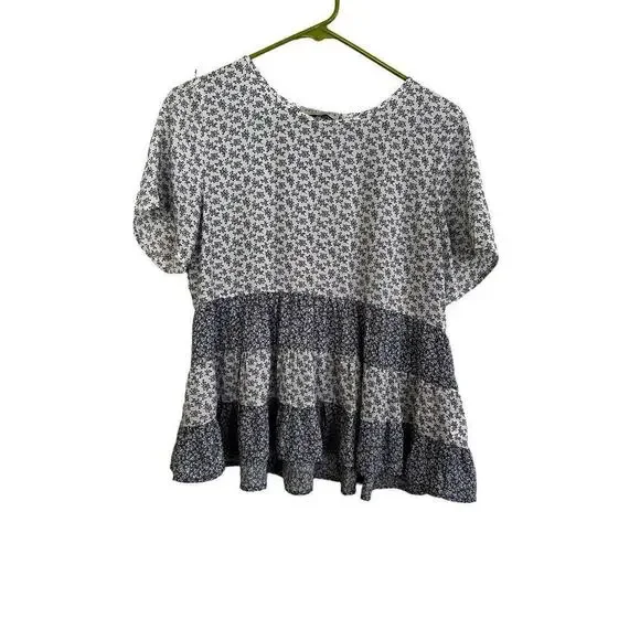 Paper Crane Womens Tiered Floral Top Green boho Blouse Medium M - Picture 3 of 7